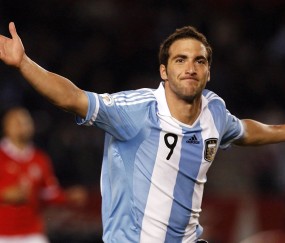 九游(中国)-拉齐奥门线救险与西亚卡姆问鼎冠军，体坛混战一周